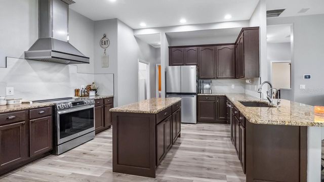 7351 SPRING MOUNTAIN LANE, Yalaha, FL 34797