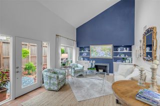 2555 Bering Drive 17, Houston, TX 77057