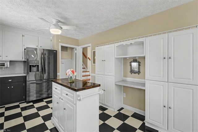 97 Glade RD, Newport News, VA 23606