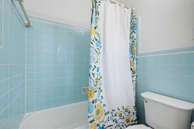 97 Glade RD, Newport News, VA 23606
