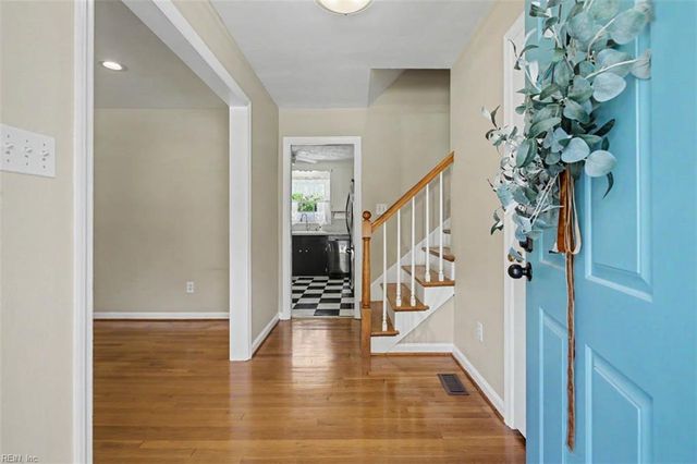 97 Glade RD, Newport News, VA 23606