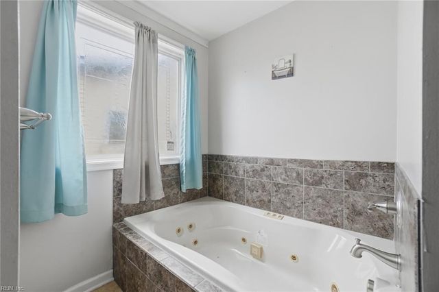 7454 Diven ST, Norfolk, VA 23505