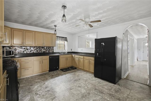 7454 Diven ST, Norfolk, VA 23505