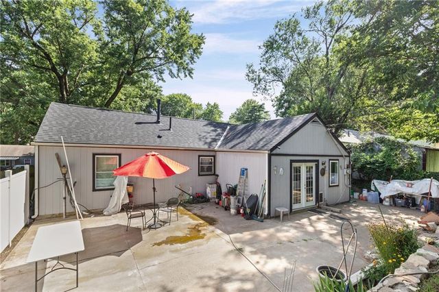 5010 Harmony Drive, Kansas City, KS 66106