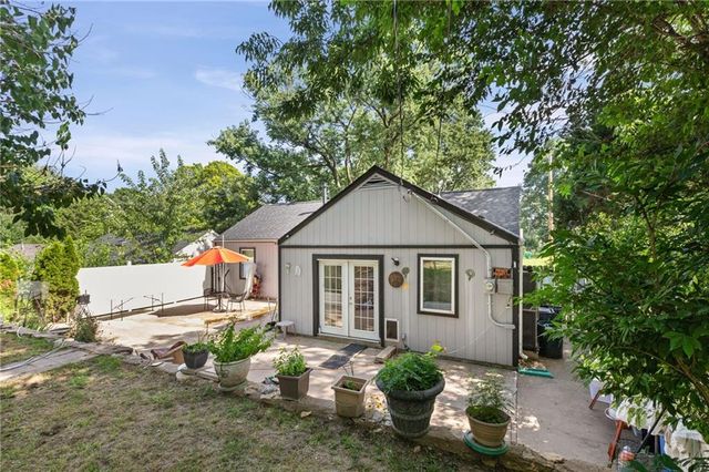 5010 Harmony Drive, Kansas City, KS 66106