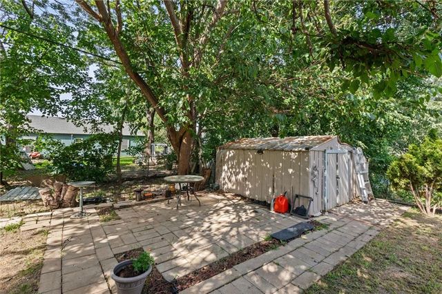 5010 Harmony Drive, Kansas City, KS 66106