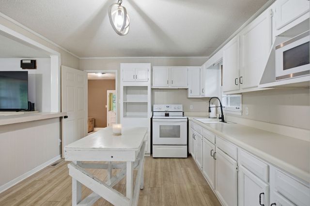 2040 Glencoe Rd, Culleoka, TN 38451