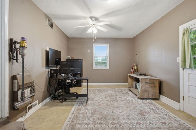 2040 Glencoe Rd, Culleoka, TN 38451