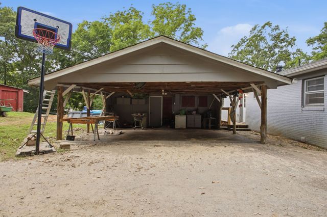 2040 Glencoe Rd, Culleoka, TN 38451