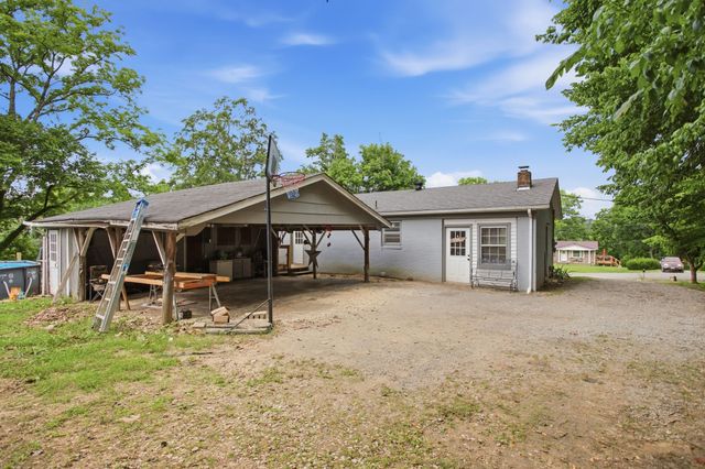 2040 Glencoe Rd, Culleoka, TN 38451