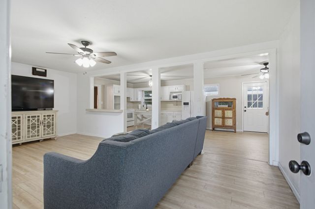 2040 Glencoe Rd, Culleoka, TN 38451