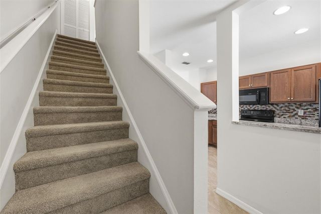 8545 TRAIL WIND DRIVE, Tampa, FL 33647