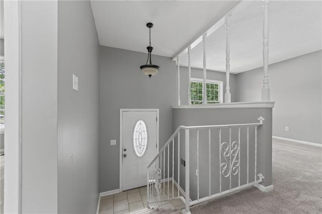 5924 NW Creekview Drive, Parkville, MO 64152