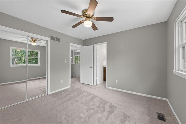 5924 NW Creekview Drive, Parkville, MO 64152