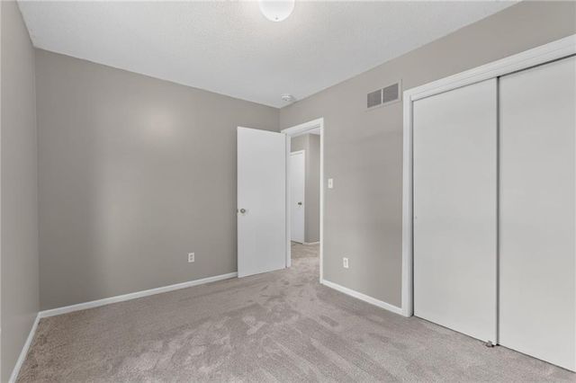 5924 NW Creekview Drive, Parkville, MO 64152