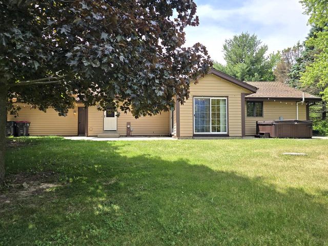 W367S9700 Charnwood LANE, Eagle, WI 53119