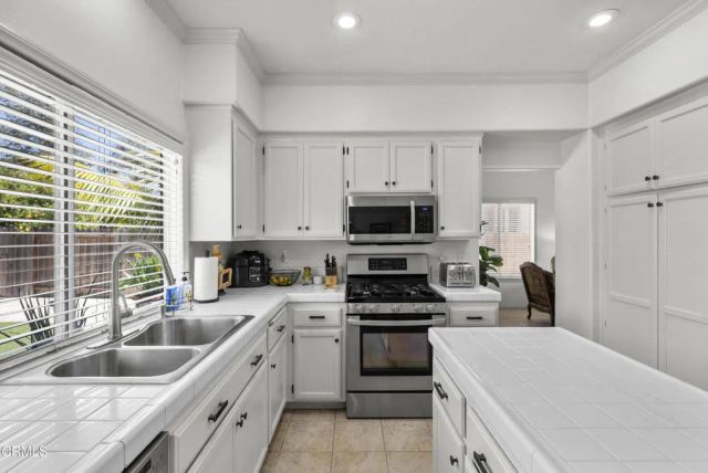 1522 Carnation Avenue, Ventura, CA 93004