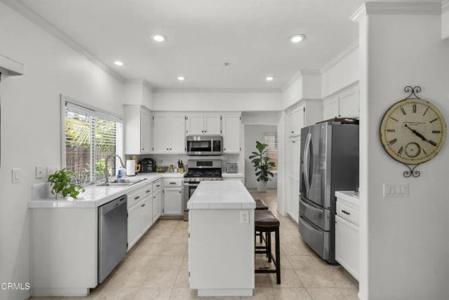 1522 Carnation Avenue, Ventura, CA 93004