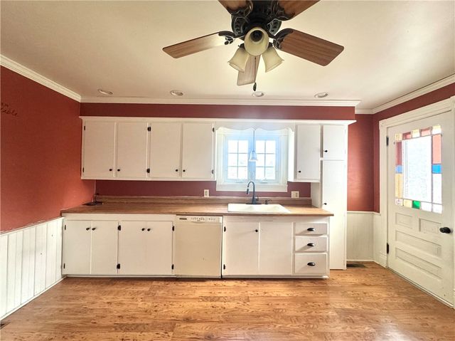 3282 Hann Hill Rd, Hermitage, PA 16148