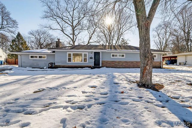 14 Kenwood Drive, Hazelwood, MO 63042