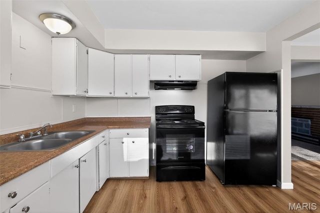 14 Kenwood Drive, Hazelwood, MO 63042