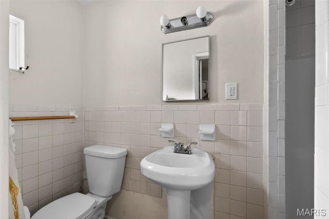 14 Kenwood Drive, Hazelwood, MO 63042