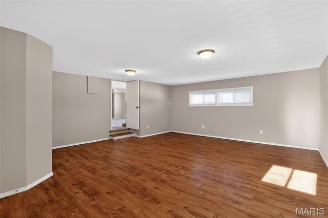 14 Kenwood Drive, Hazelwood, MO 63042