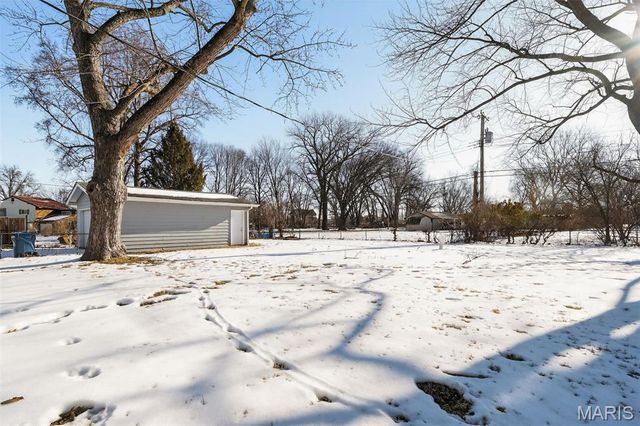 14 Kenwood Drive, Hazelwood, MO 63042