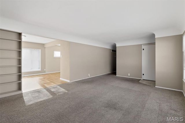 14 Kenwood Drive, Hazelwood, MO 63042