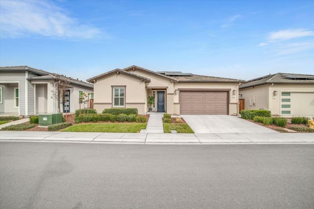 701 Victoria Dr, Manteca, CA 95336