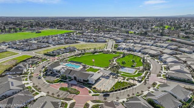 701 Victoria Dr, Manteca, CA 95336