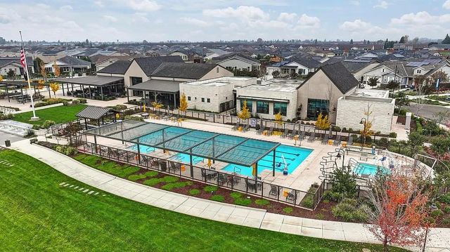 701 Victoria Dr, Manteca, CA 95336