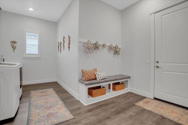 701 Victoria Dr, Manteca, CA 95336