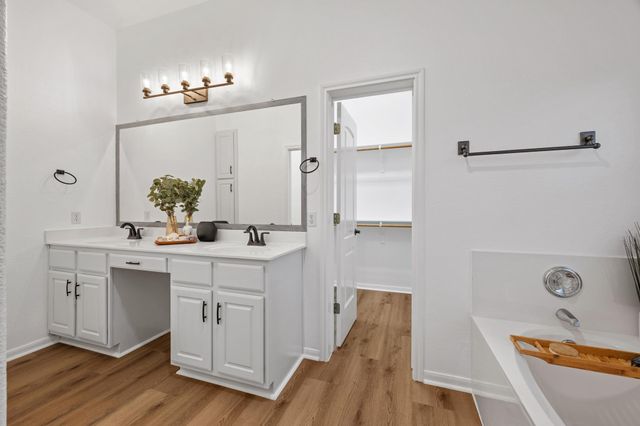545 Manchester LN, Austin, TX 78737