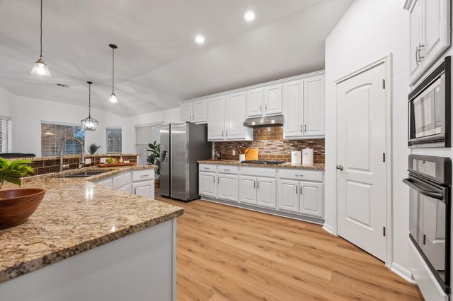 545 Manchester LN, Austin, TX 78737