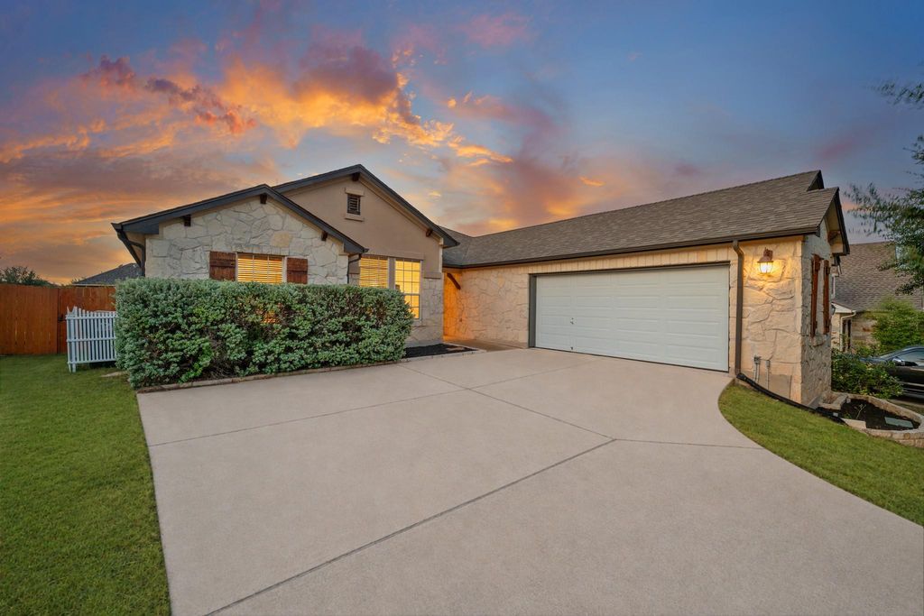 545 Manchester LN, Austin, TX 78737