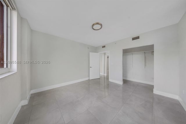2775 NE 187th St 318, Aventura, FL 33180