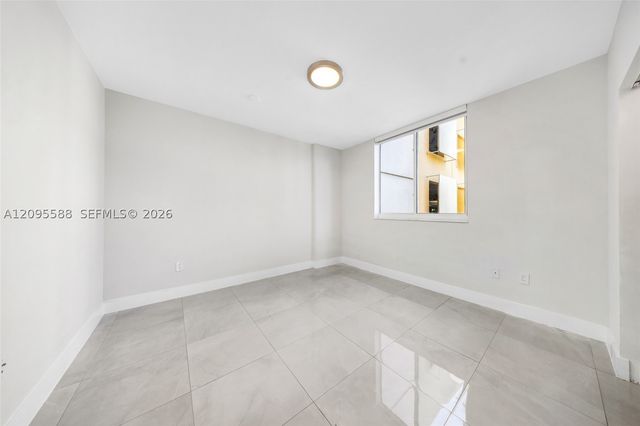 2775 NE 187th St 318, Aventura, FL 33180