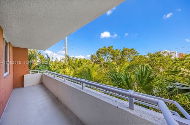 2775 NE 187th St 318, Aventura, FL 33180