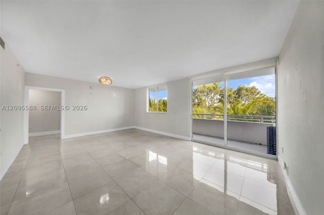 2775 NE 187th St 318, Aventura, FL 33180