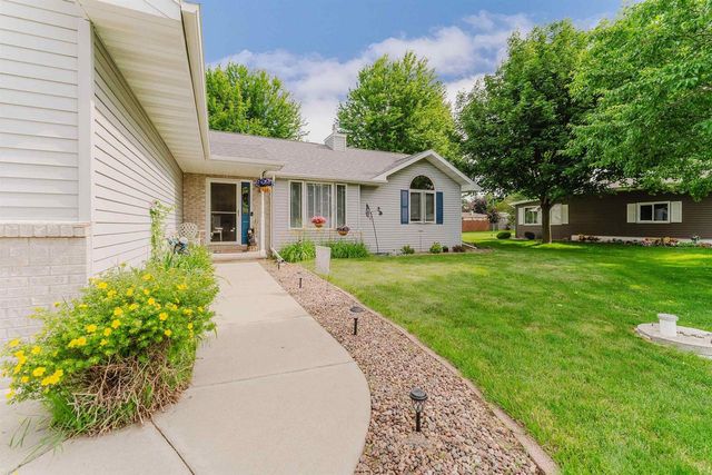 620 COURTLAND AVENUE, Oshkosh, WI 54901