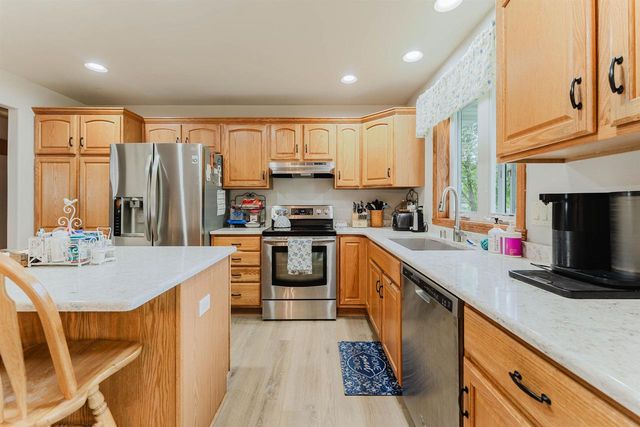 620 COURTLAND AVENUE, Oshkosh, WI 54901