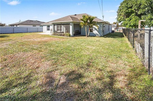 318 NW 4th ST, Cape Coral, FL 33993