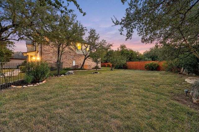 223 Lake Como DR, Austin, TX 78734
