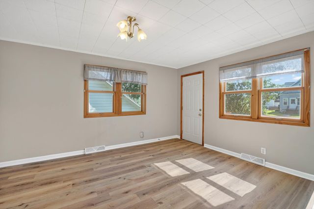 203 5th Street, Parkersburg, IA 50665