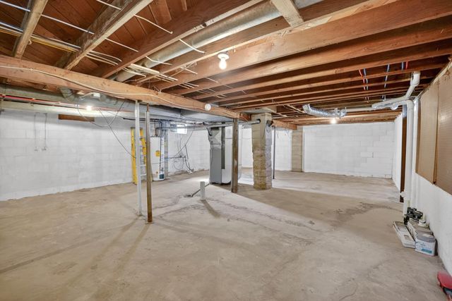 203 5th Street, Parkersburg, IA 50665