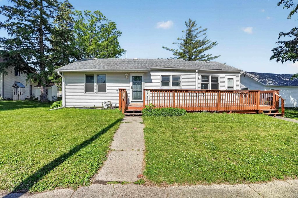 203 5th Street, Parkersburg, IA 50665
