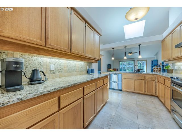 4075 BERRYWOOD Dr, Eugene, OR 97404