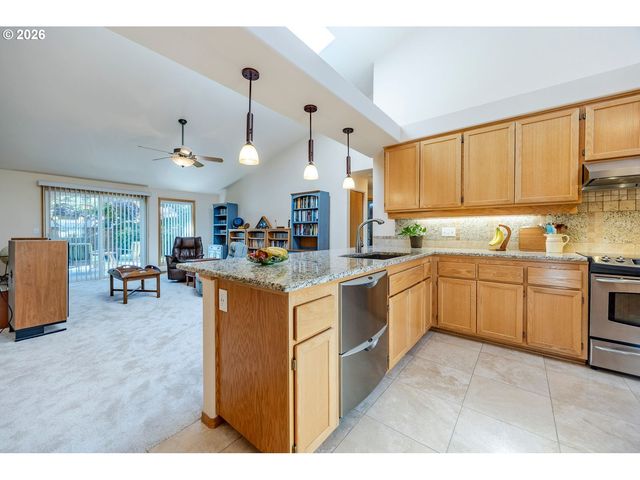 4075 BERRYWOOD Dr, Eugene, OR 97404