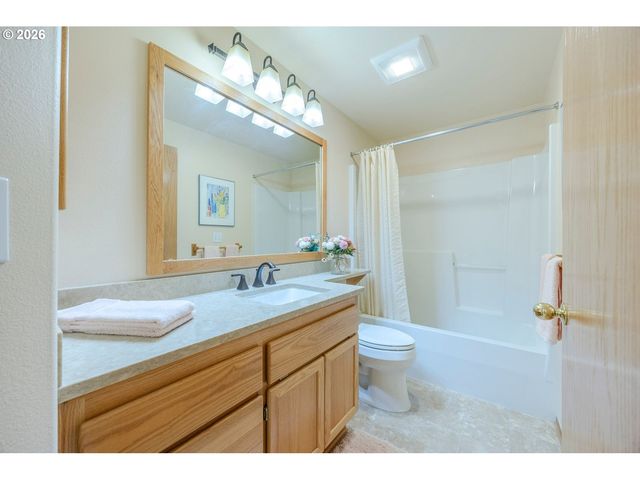 4075 BERRYWOOD Dr, Eugene, OR 97404